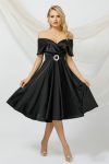 Rochie de ocazie neagra in clos confectionata din material fluida