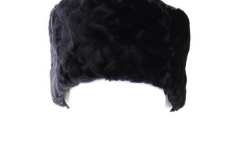 Caciula neagra din blanita Manda