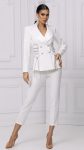 Compleu alb elegant cu detaliu pretios la sacou