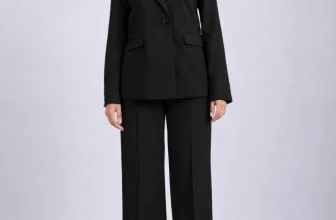 Compleu elegant negru cu pantaloni largi si sacou cu inchidere la doi nasturi