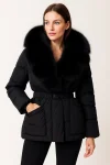 Geaca neagra prevazuta cu blana naturala detasabila si centura pe elastic
