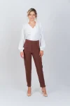 Pantaloni pana eleganti cu dunga pe mijloc accesorizati cu nasturi la baza