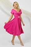 Rochie de ocazie fucsia cu croiala in clos confectionata din material vaporoas