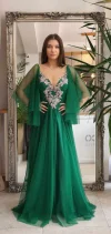 Rochie eleganta din tulle fin de culoare verde si broderie pretioasa in partea superioara