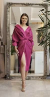 Rochie eleganta midi fucsia din tafta cu aspect petrecut si pense in zona taliei