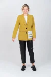 Sacou galben mustar cu buzunare laterale si inchidere cu doi nasturi